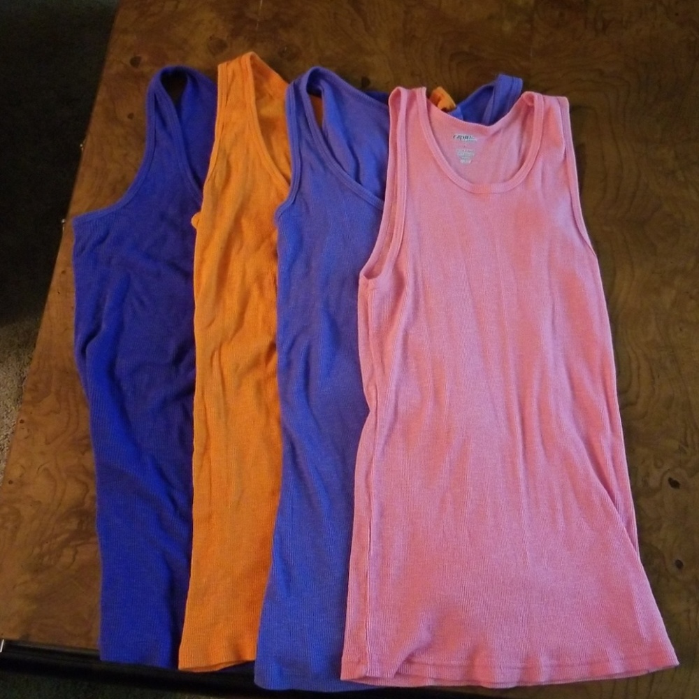 Set of 4 ribbed tanks
